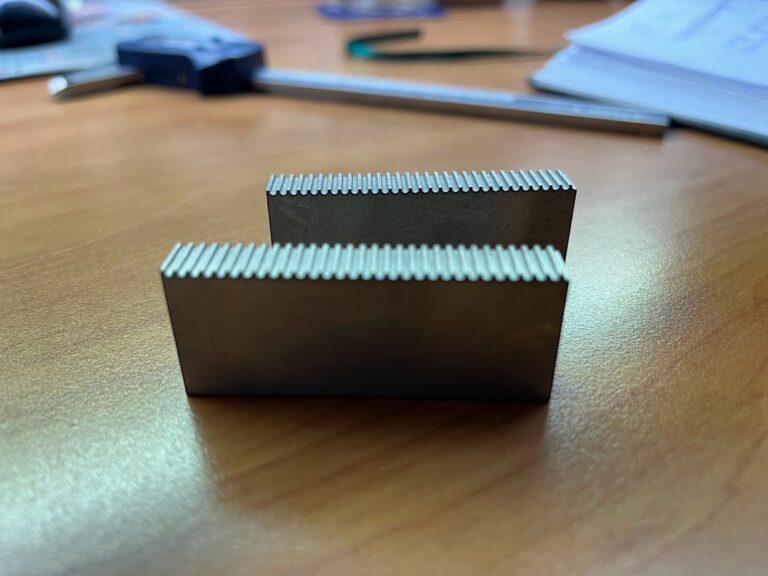 Precyzyjne elementy z aluminium – obróbka CNC – Gear-Art